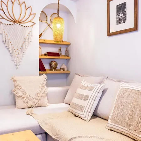 Jolie's Escape Flat In Pagrati